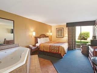Days Inn By Wyndham Charlotte/Woodlawn Near Carowinds Exterior foto