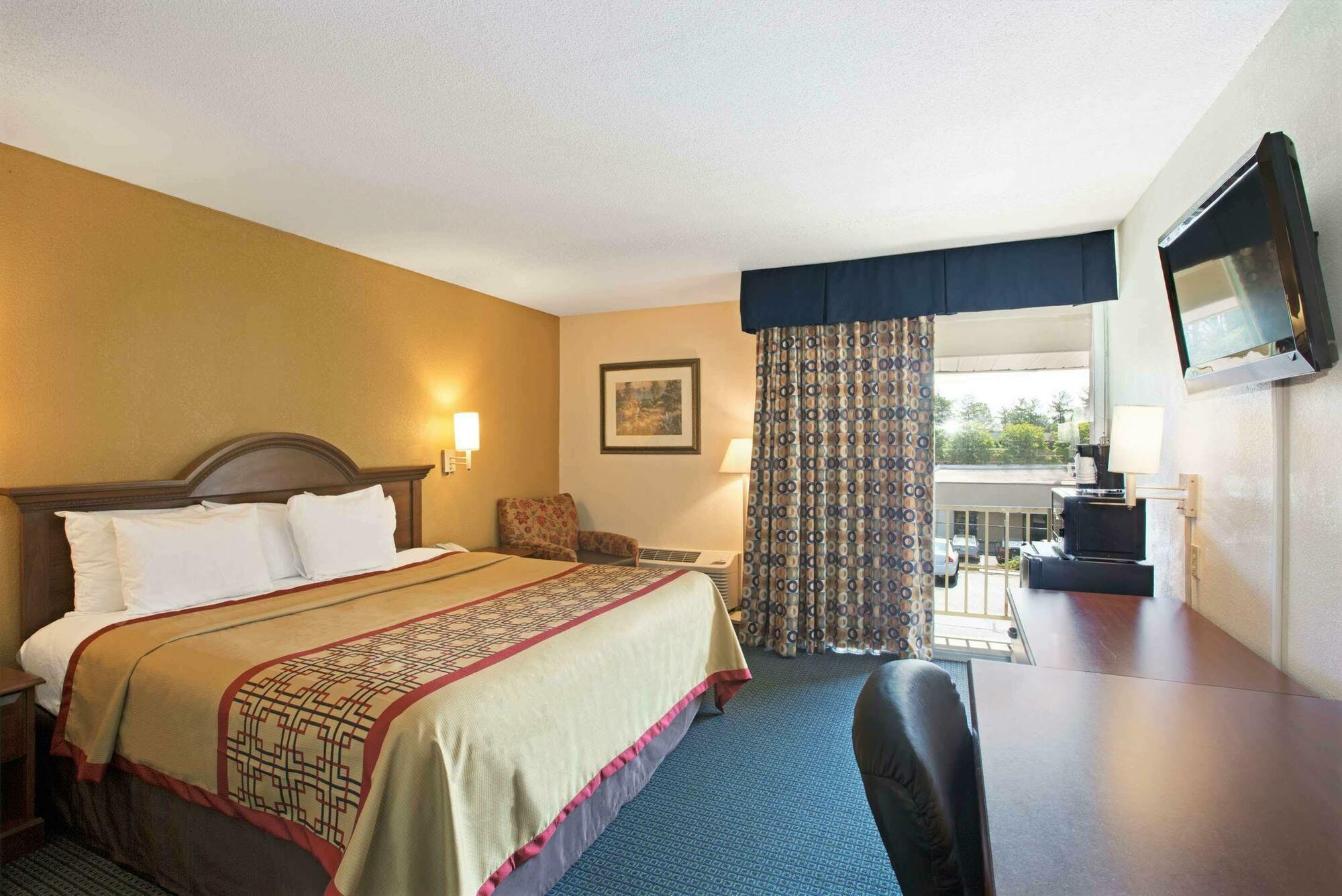 Days Inn By Wyndham Charlotte/Woodlawn Near Carowinds Exterior foto